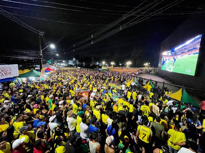 Multidão presente.
