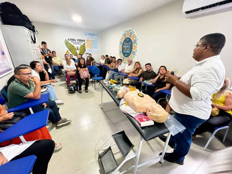 Profissionais da saúde de Ananindeua recebem capacitação para uso de desfibrilador que pode salvar vidas