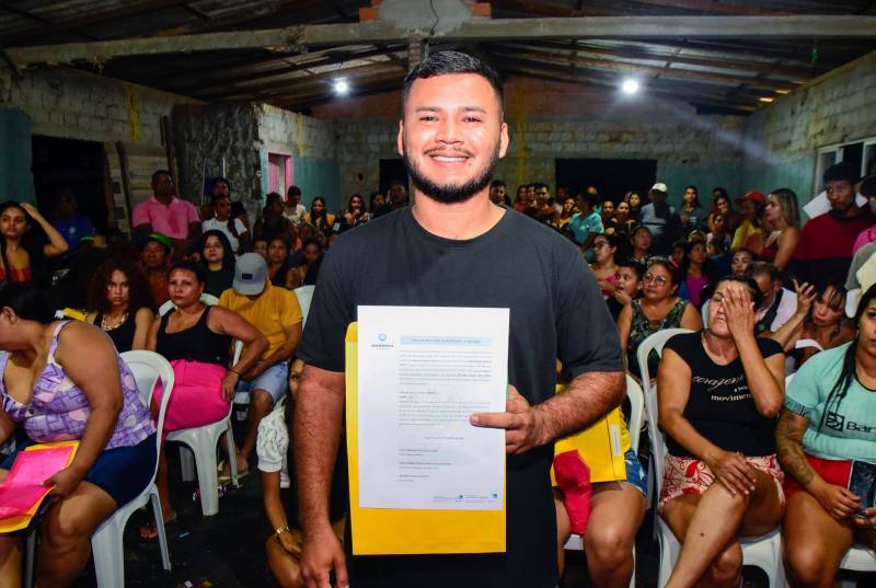 A entrega dos títulos representa mais tranquilidade e valorização para os proprietários dos imóveis.