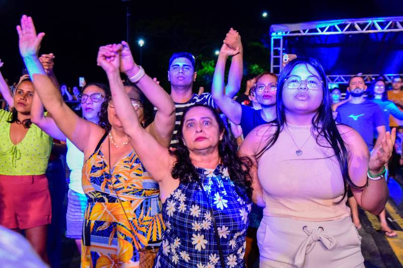     A multidão acompanhou cada apresentação com muita animação e devoção durante a programação do Adora Pará.