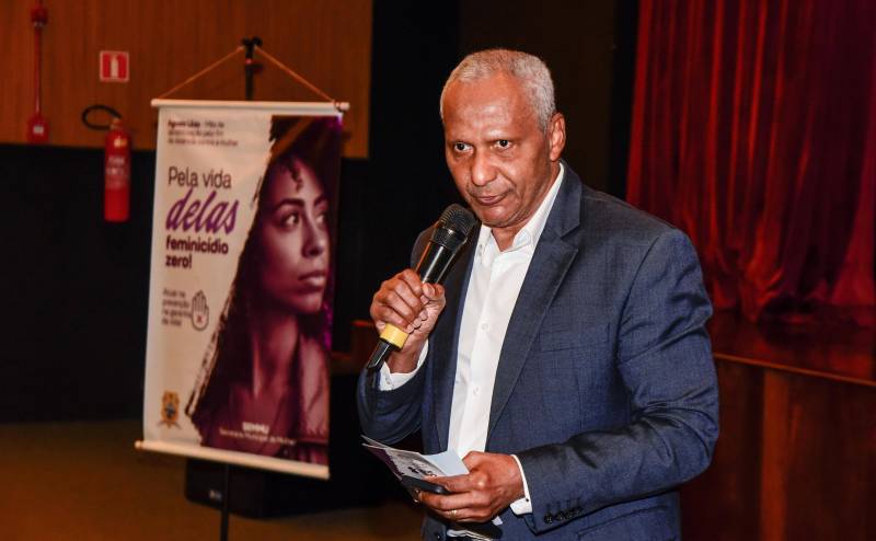O secretário municipal de Administração, Arlindo Lima, participou da programação do Agosto Lilás, reforçando o compromisso da gestão municipal com o fortalecimento das políticas de prevenção e enfrentamento à violência contra a mulher.
