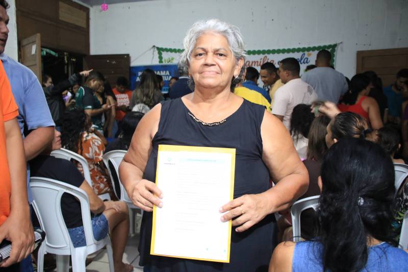 Entrega dos títulos de propriedade reuniu moradores do Piscinão, no Icuí, na última quarta-feira (9).