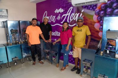 Galeria: Entrega de branqueamento de açaí na Casa do Açaí
