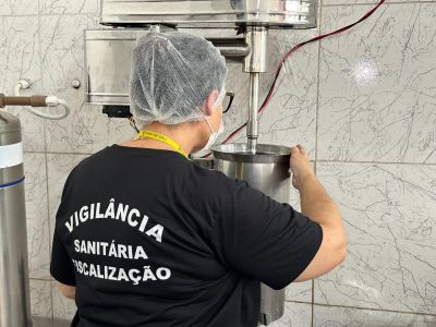 Ação da Vigilância em Saúde assegura boas práticas na manipulação do açaí em Ananindeua