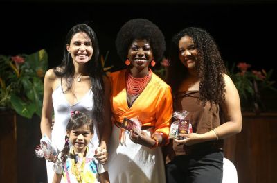 Cinema gratuito reúne público e movimenta o Teatro Municipal de Ananindeua