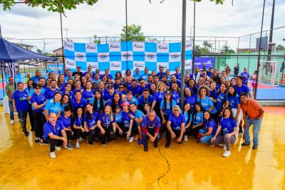 Prefeito Hugo Atayde entrega materiais esportivos à Semes