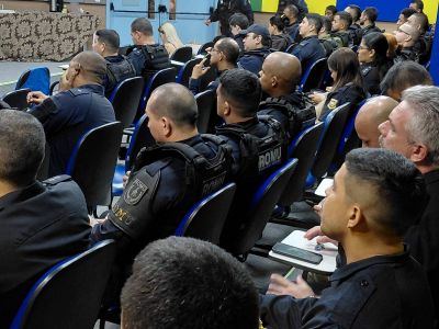Policiais municipais participam de capacitação técnica sobre como agir em casos de violência doméstica